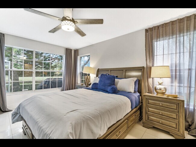 Building Photo - 17052 Boca Club Blvd