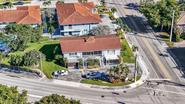 Building Photo - 431 W Camino Real