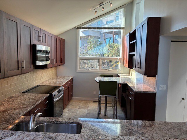 Building Photo - 1040 Hatch St