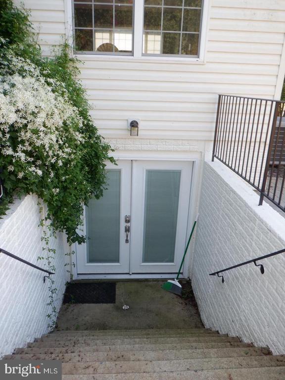 Building Photo - 830 Santmyer Dr SE
