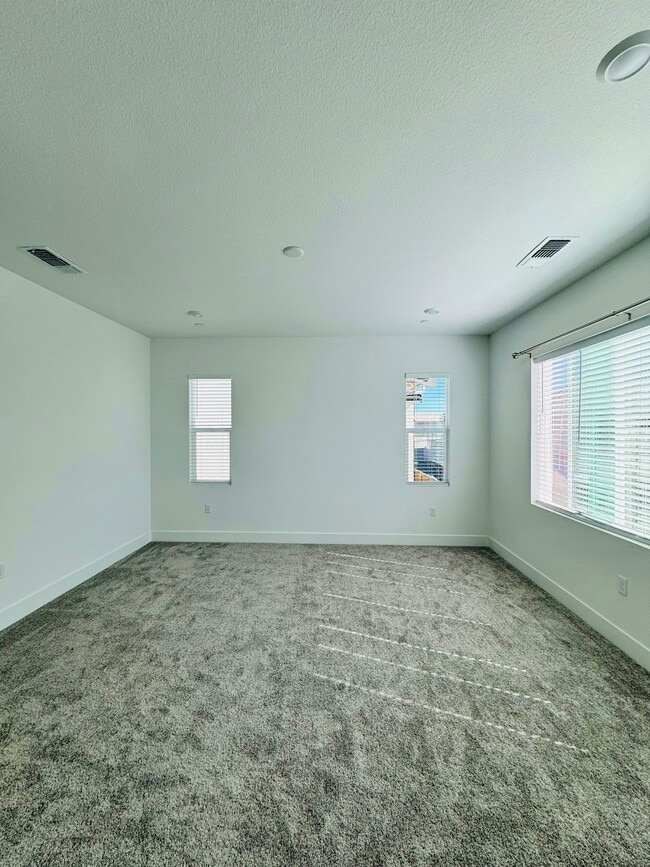 Building Photo - 416 N Mendocino Wy