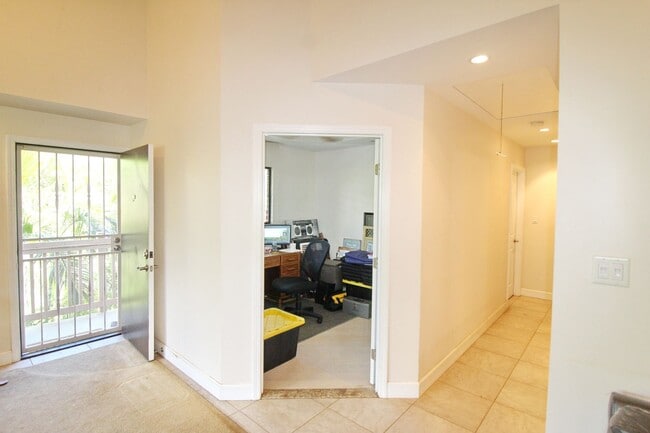 Building Photo - Rare Haleakala Gardens Top Floor Corner Unit - Unfurnished 3 Bed 2 Bath