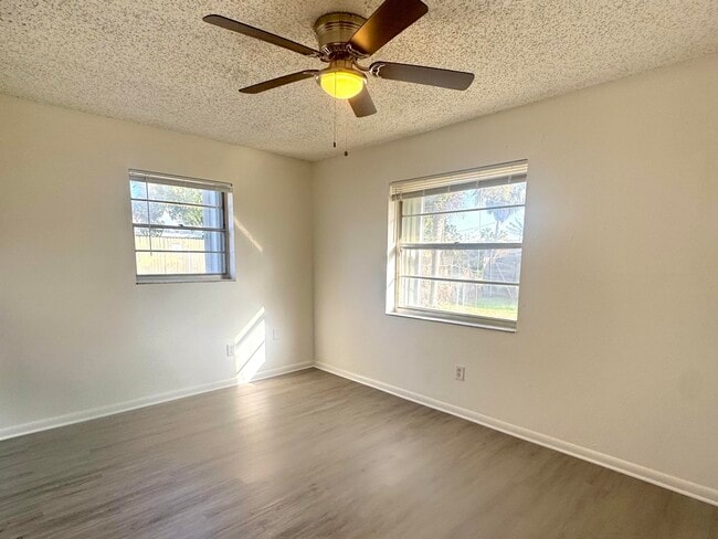 Building Photo - 3072 Martin Ave