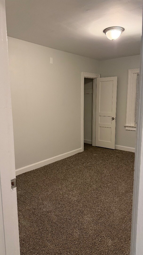 Building Photo - 914 Clark St