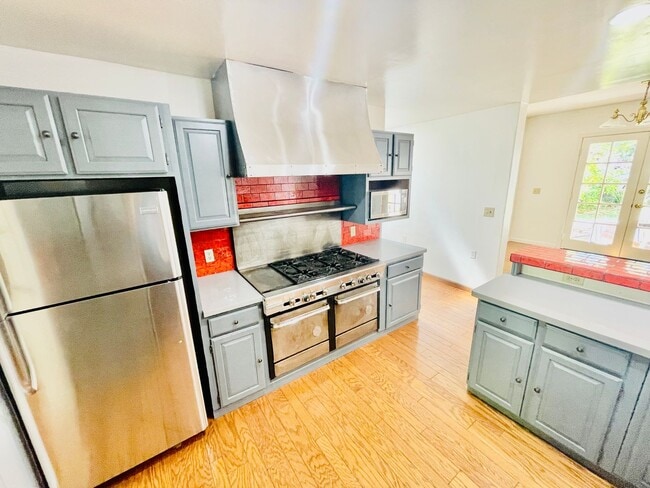 Building Photo - 24 Coronado Ave