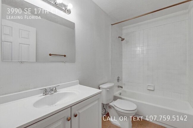 Building Photo - 3990 SE 17th Ct