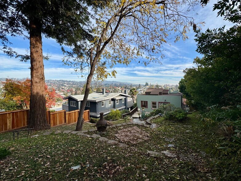 Building Photo - 645 Jean St