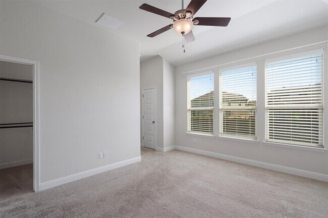Building Photo - 209 Methodius Dr