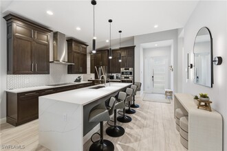 Building Photo - 711 91st Ave N