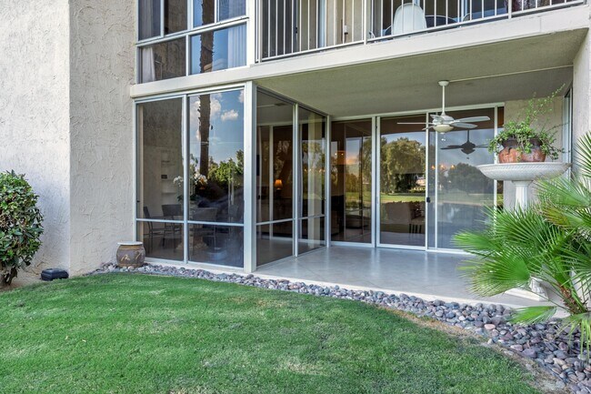 Building Photo - 900 Island Dr