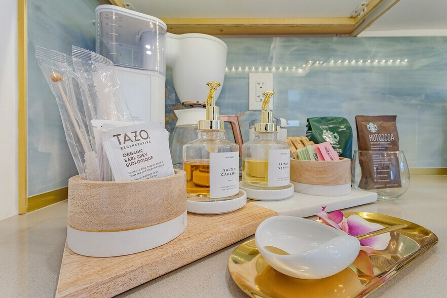 Building Photo - 4891 Heron Rd