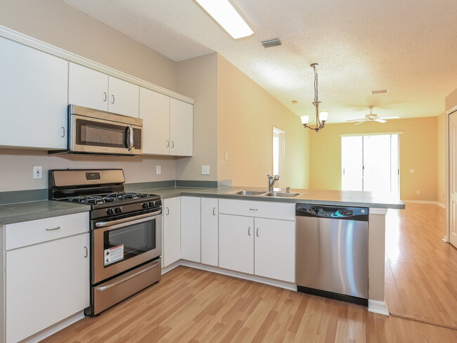 Building Photo - 18233 Brookpark Dr