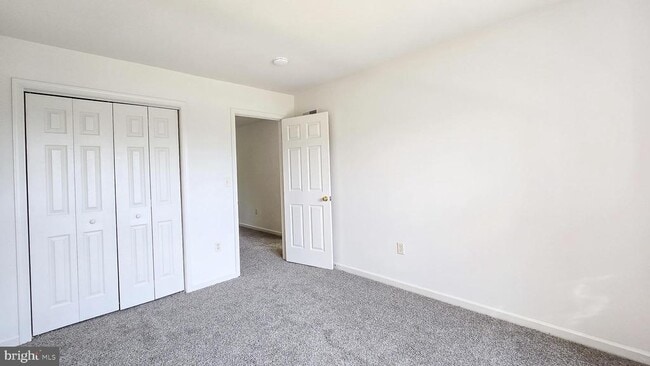 Building Photo - 1227 Cross Creek Dr