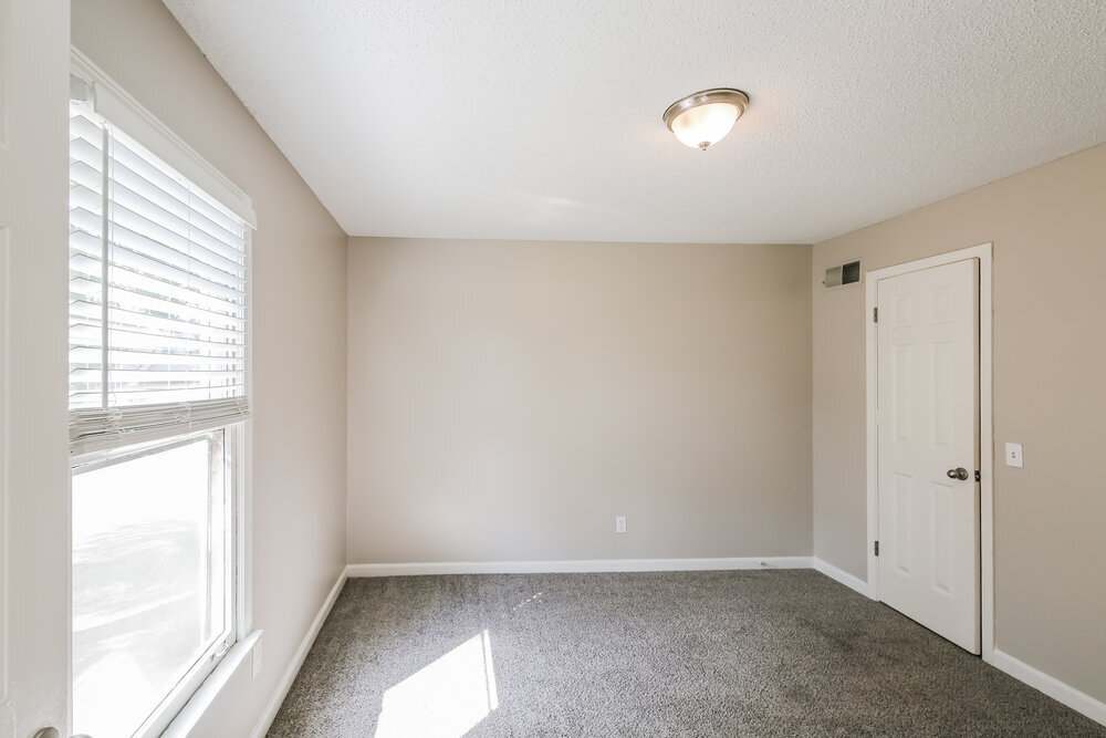 Building Photo - 4000 Kingsland Cove