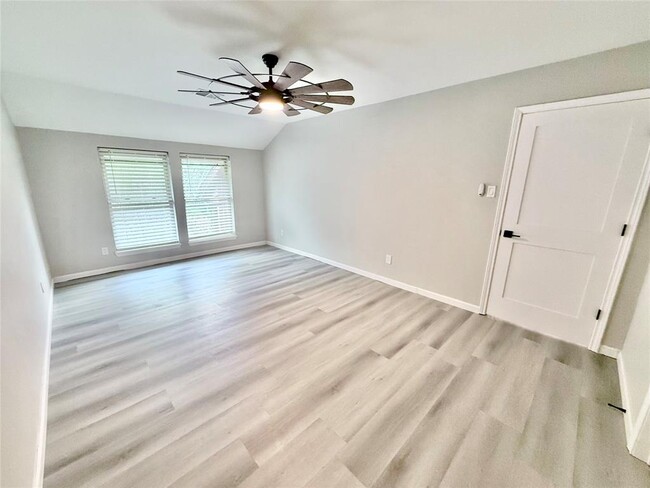 Building Photo - 3307 Deerwood Ln