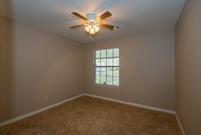 Building Photo - 12034 Paddock Way
