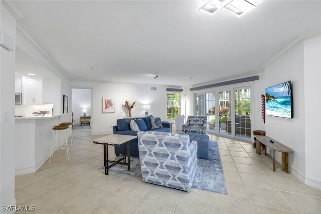 Building Photo - 376 3rd St S