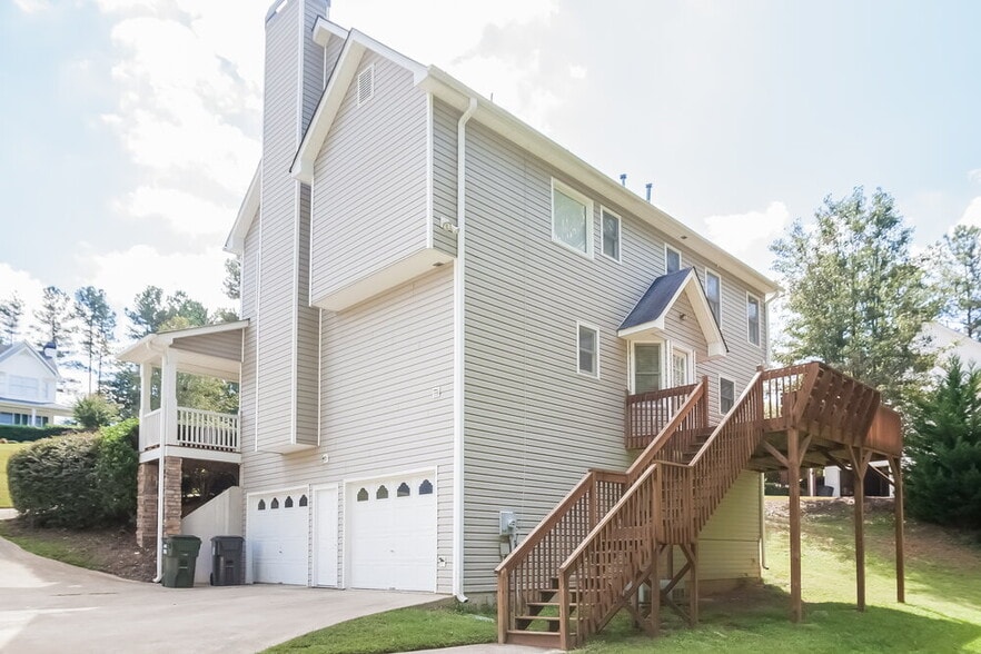Building Photo - 815 Tynsdale Dr