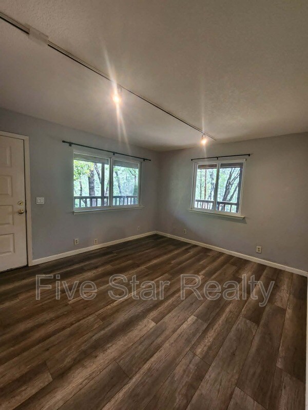 Building Photo - 12896 Rices Crossing Rd