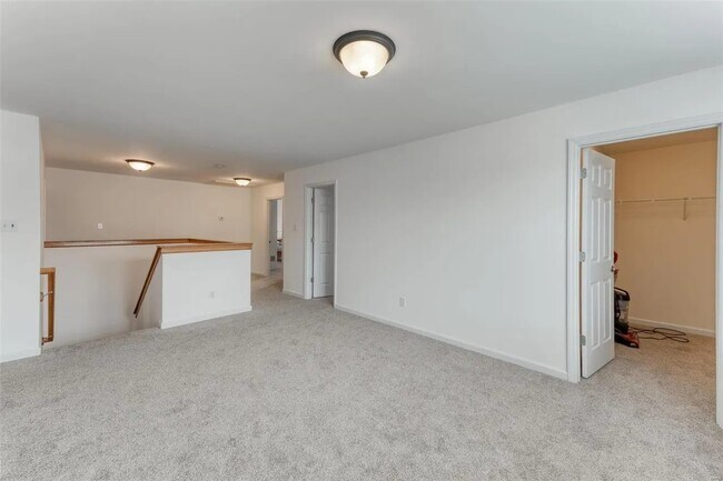 Building Photo - 1824 English Oak Dr