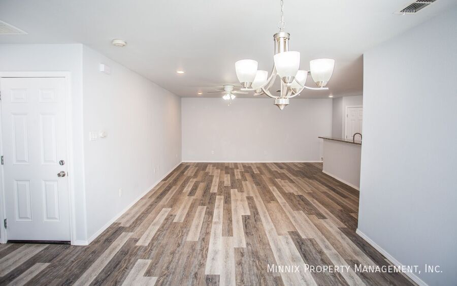 Building Photo - 1302 N Dover Ave