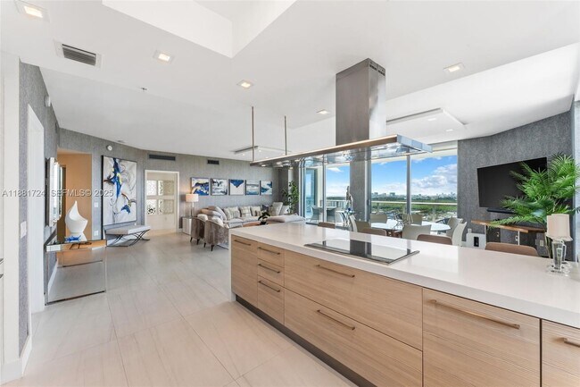 Building Photo - 17111 Biscayne Blvd