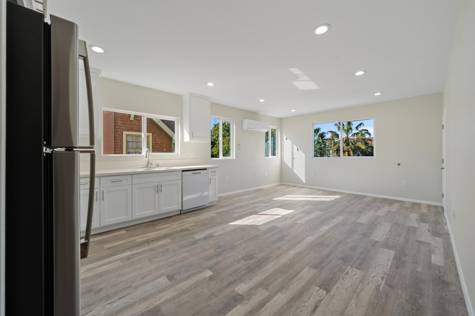Building Photo - 328 W 51st St