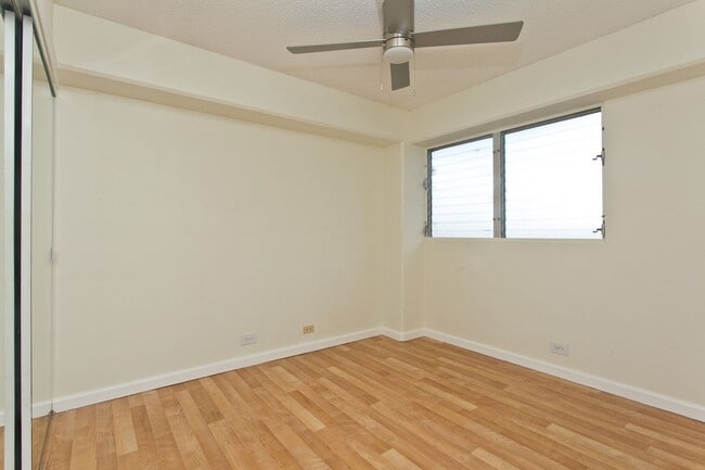 Building Photo - 3 bed, 2 bath, 1 parking in Waikiki with Diamond Head Views