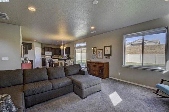 Building Photo - 1710 SW Panorama Dr