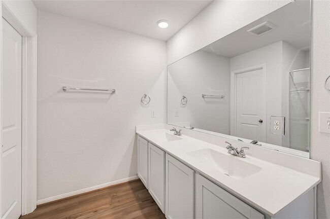 Building Photo - 133 Everglades Dr