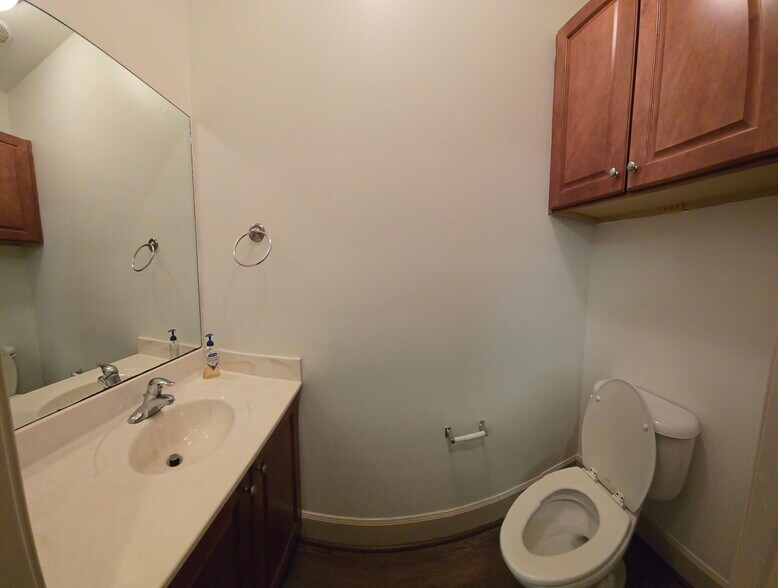 Building Photo - 1957 Wire Rd