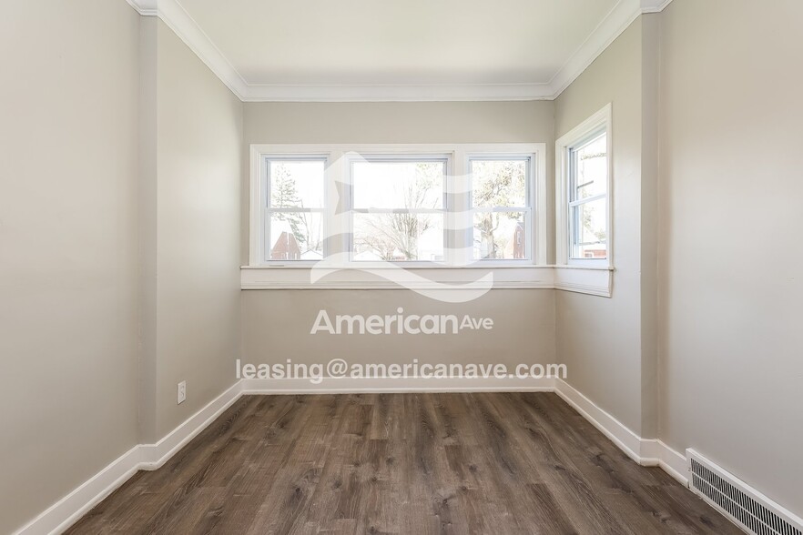 Building Photo - 12400 Duchess St