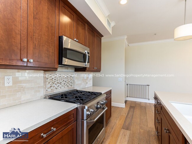 Building Photo - 7726 Ivanhoe Ave