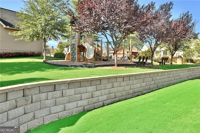 Building Photo - 195 Village Park Dr
