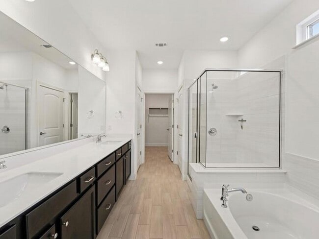 Building Photo - 312 Kitty Hawk Rd