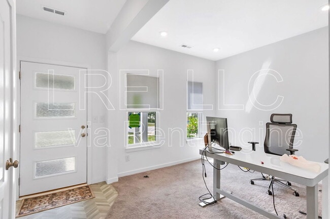 Building Photo - 18071 Bridle Run Dr