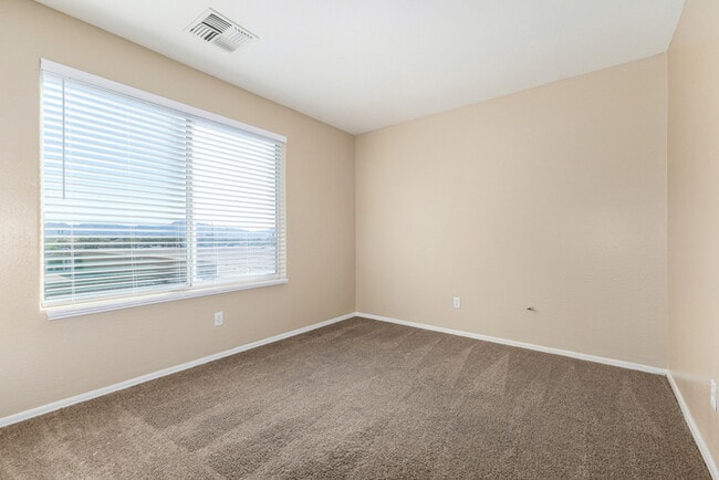 Building Photo - 6537 W Magnolia St