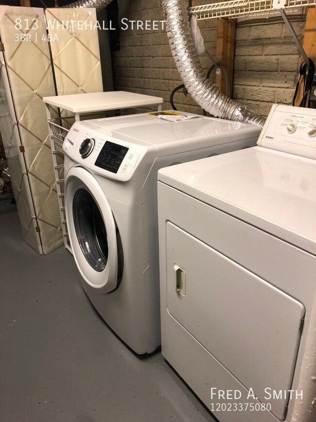 Building Photo - 813 Whitehall St