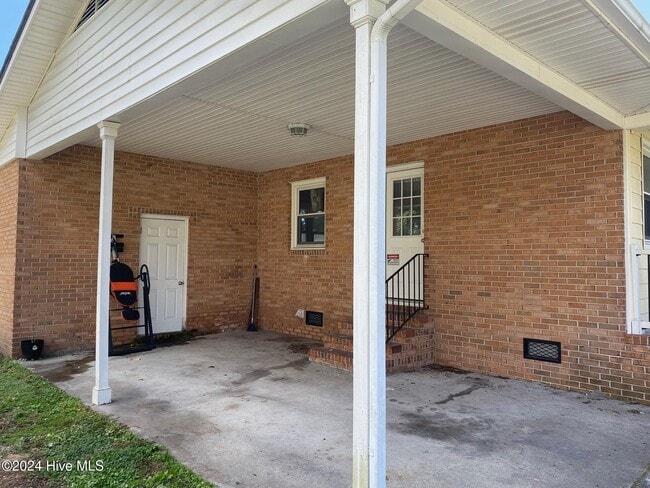 Building Photo - 122 Melody Ln