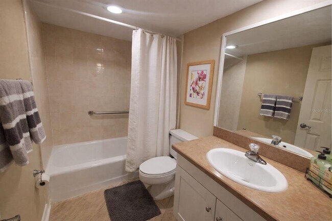 Building Photo - 2617 Cove Cay Dr