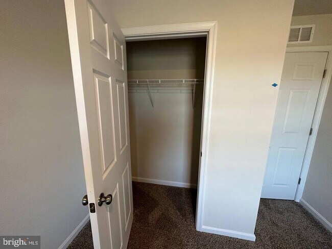 Building Photo - 104 Baker Dr