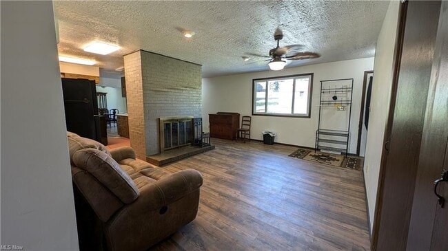 Building Photo - 125 Meadowood Dr