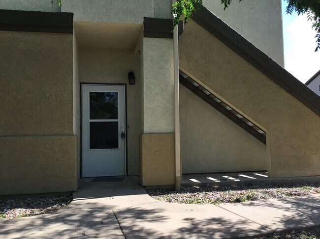 Building Photo - 3896 Riviera Grove