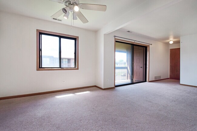 Building Photo - 15824 Peggy Ln