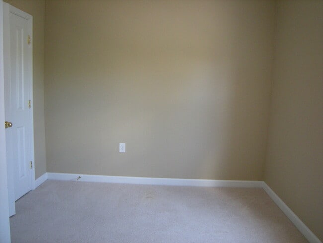 Building Photo - PORT WARWICK