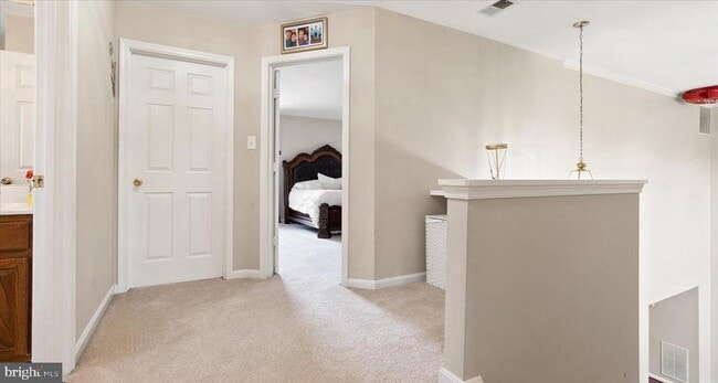 Building Photo - 9750 Granary Pl