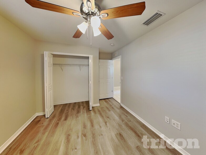 Building Photo - 2707 95th St E