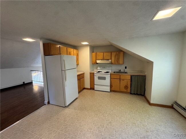 Building Photo - 5623 Bridge St