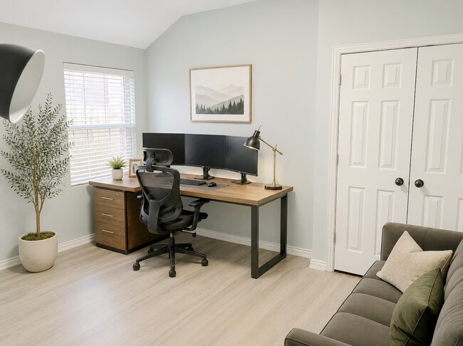 Building Photo - 3043 Summercrest Dr