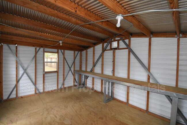 Building Photo - 89 Person Ct